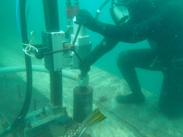 水圧駆動式・切断穿孔工法「エコア コアドリル」